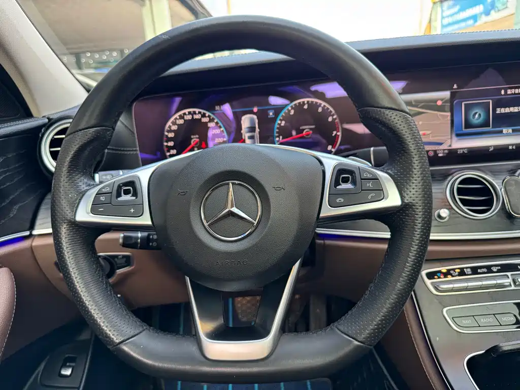 Mercedes-Benz E-Class 2018 — фото 11