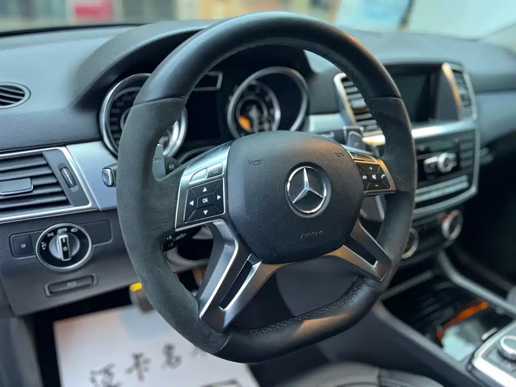Mercedes-Benz M-Class AMG 2013 — фото 6