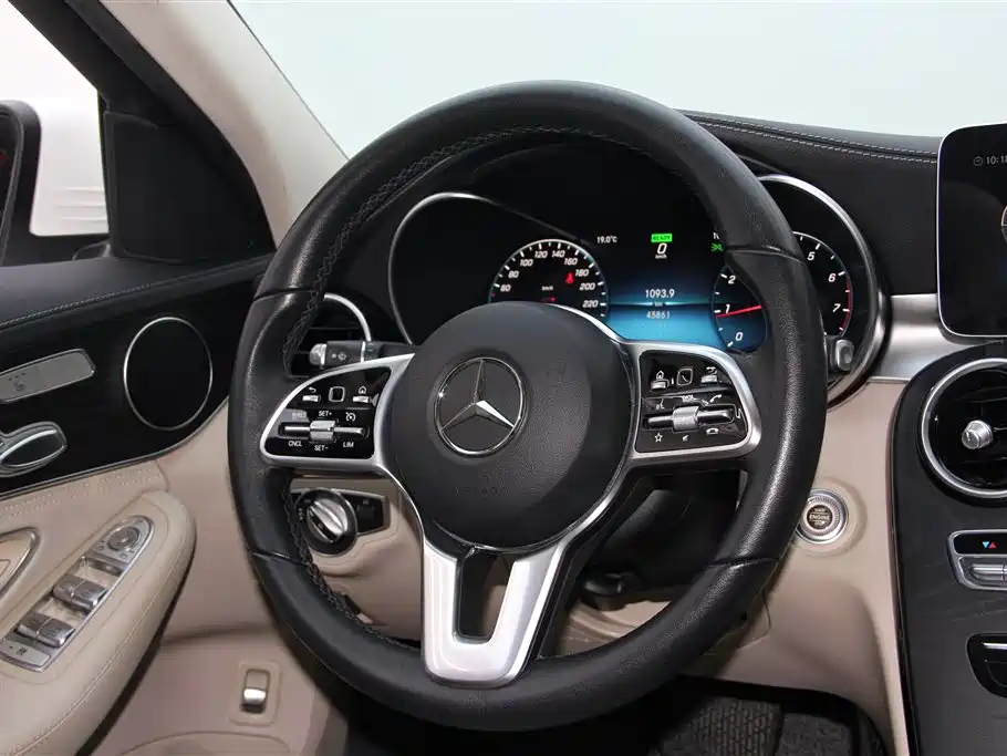Mercedes-Benz C-Class 2019 — фото 14
