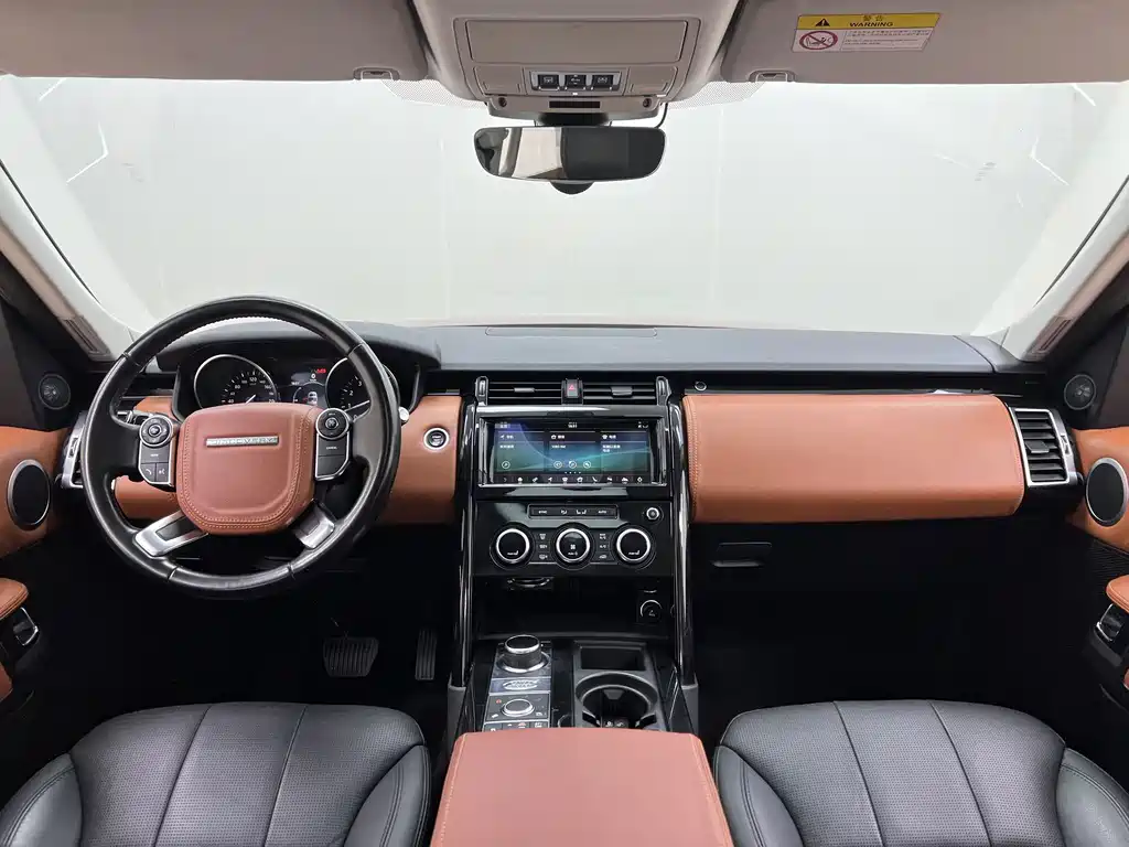 Land Rover Discovery 2018 — фото 14