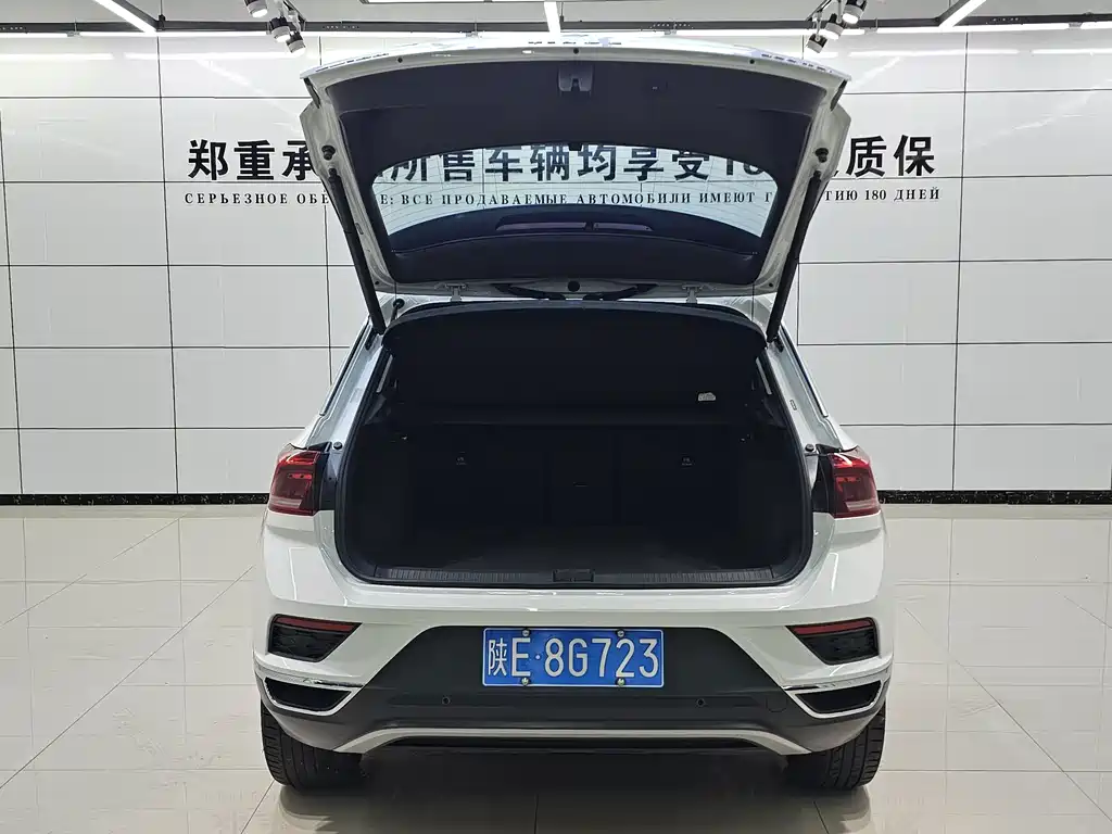 Volkswagen T-Roc 2023 — фото 8