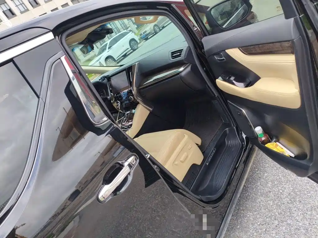 Toyota Alphard 2020 — фото 20