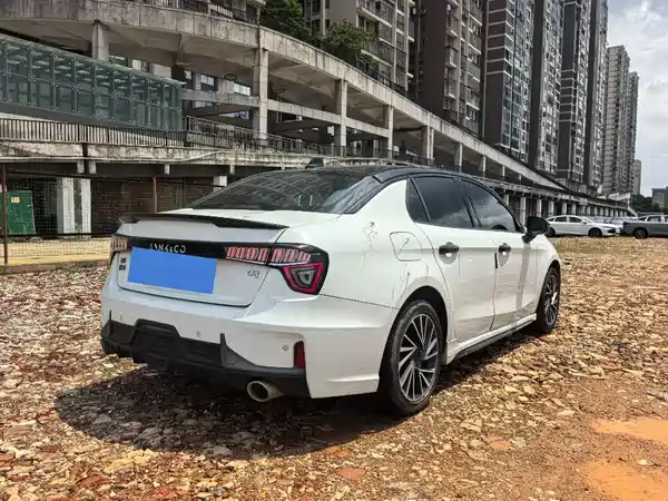 Lynk & Co 03 2021