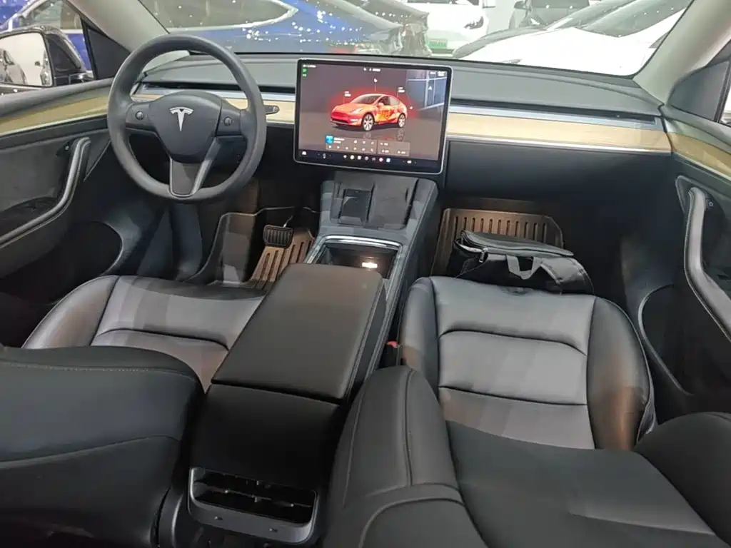 Tesla Model Y 2022 — фото 10