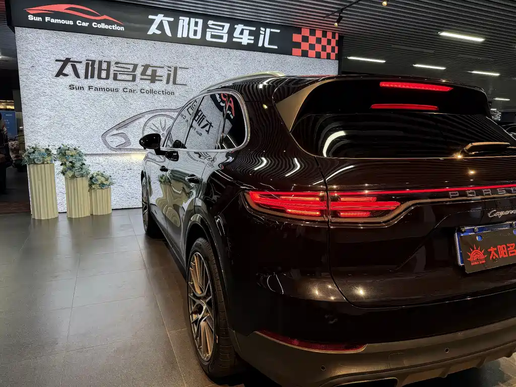 Porsche Cayenne 2018 — фото 19