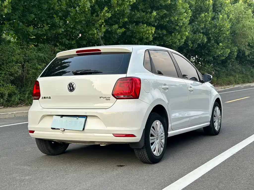Volkswagen Polo 2016 — фото 12