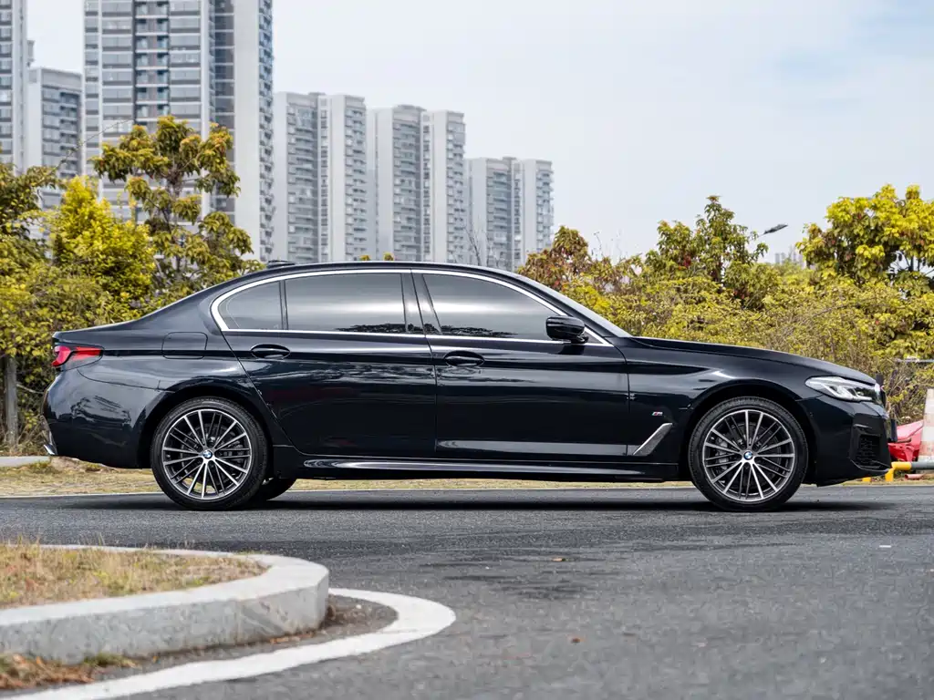 BMW 5 Series 2023