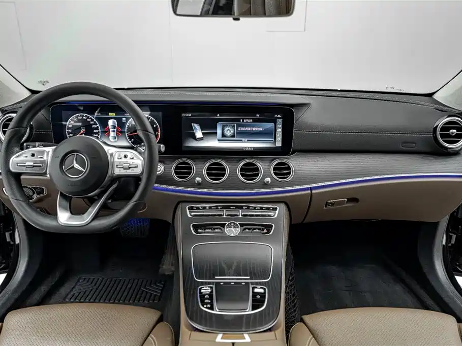 Mercedes-Benz E-Class 2020 — фото 27
