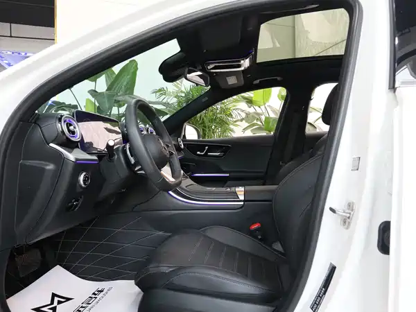 Mercedes-Benz C-Class 2024