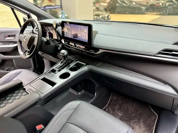 Toyota Sienna 2025