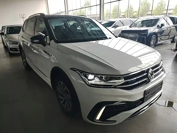 Volkswagen Tiguan L Plug-In Hybrid 2023