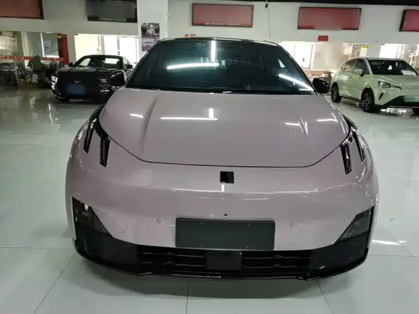 Lynk & Co Z20 2025