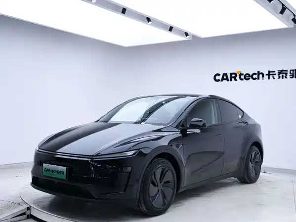 Tesla Model Y 2025