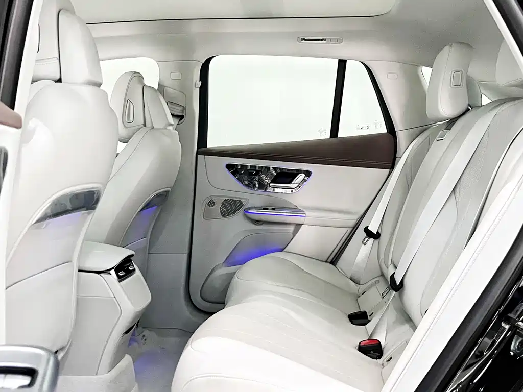 Mercedes-Benz EQE SUV 2025 — фото 7