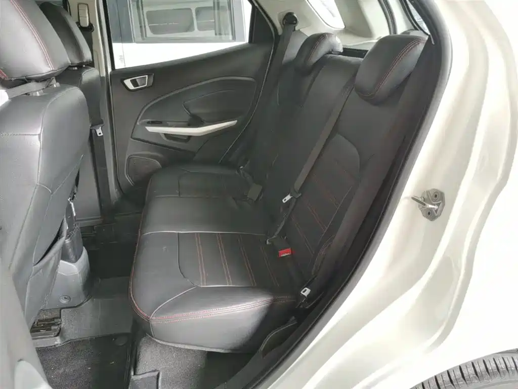Ford Ecosport 2016 — фото 17