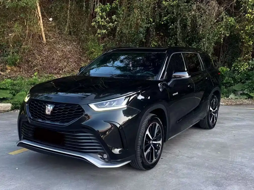 Toyota Crown Kluger 2023