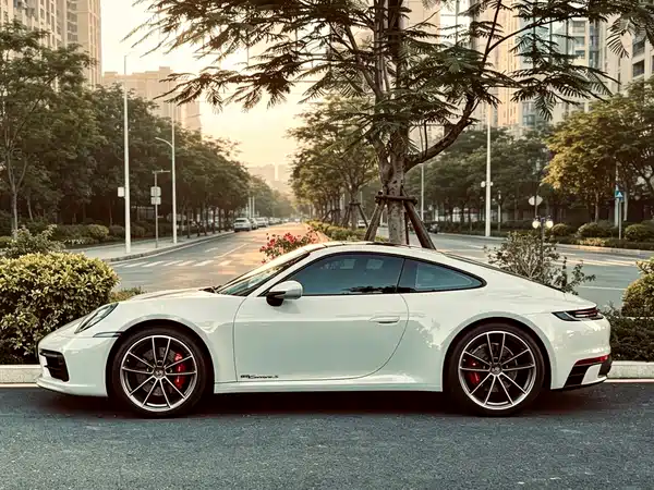 Porsche 911 2024