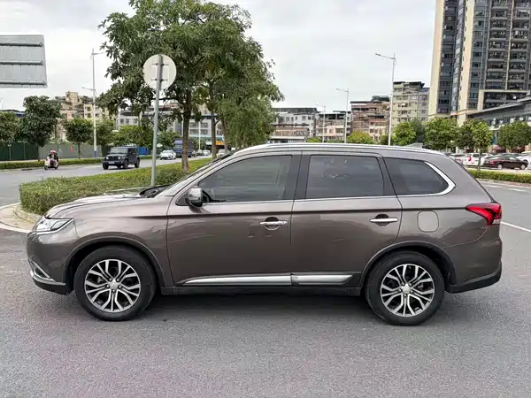 Mitsubishi Outlander 2018