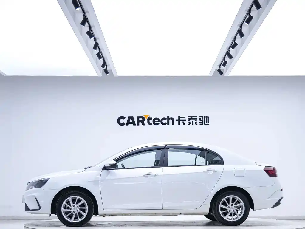 Geely Emgrand 2021 — фото 2