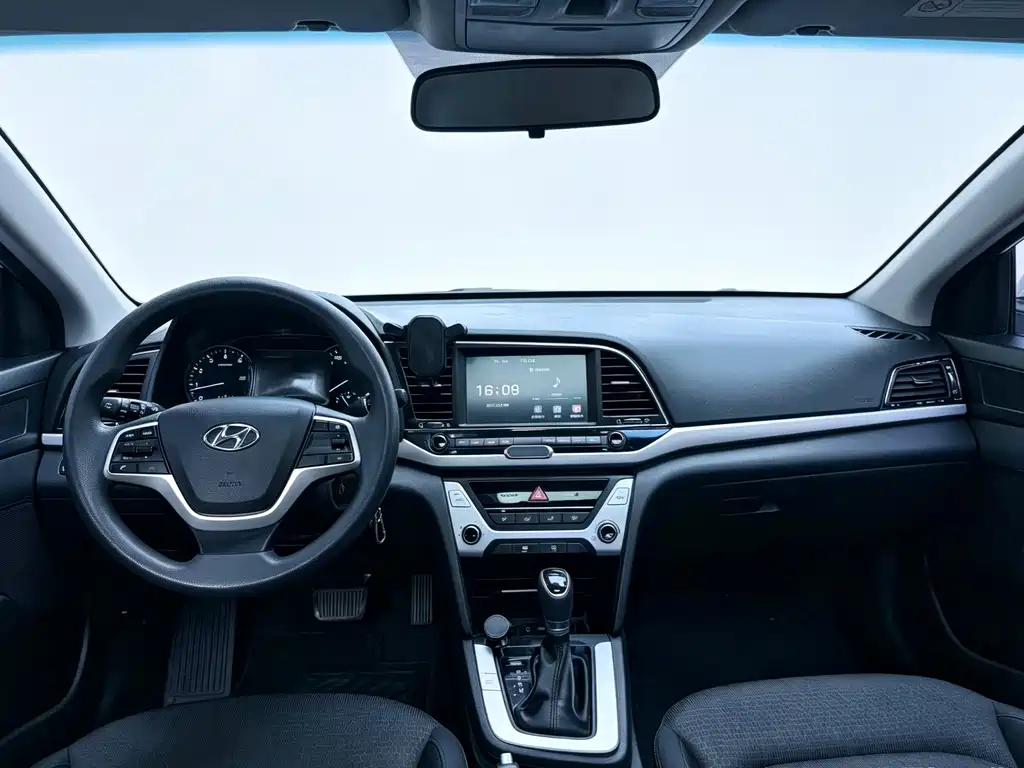 Hyundai Celesta 2018 — фото 4