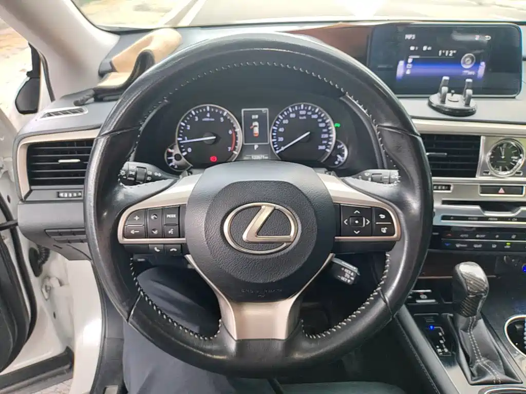Lexus RX 2016 — фото 11