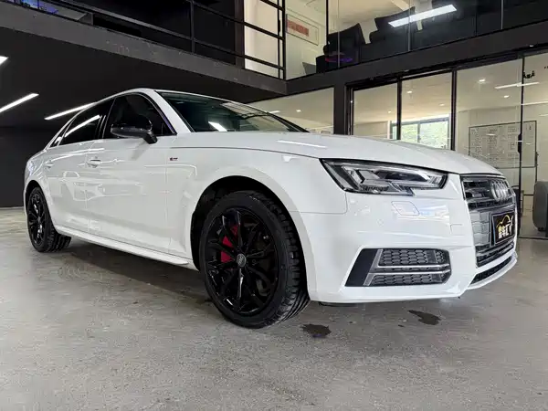 Audi A4L 2018