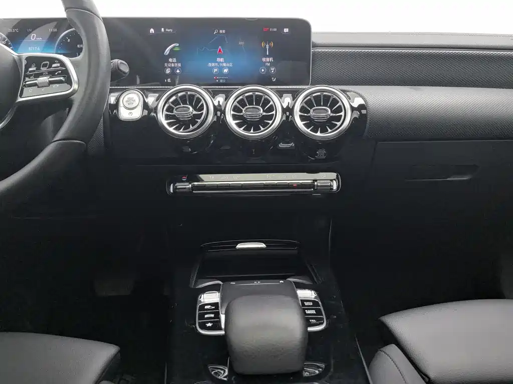 Mercedes-Benz A-Class 2019 — фото 12