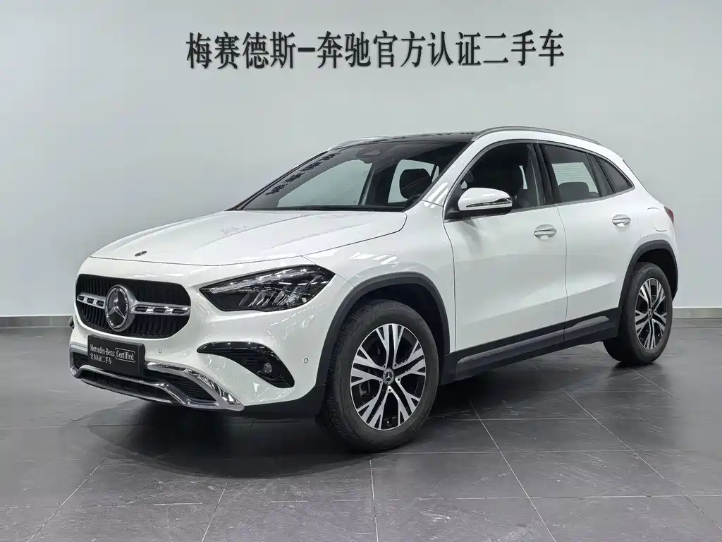 Mercedes-Benz GLA 2024 — фото 1