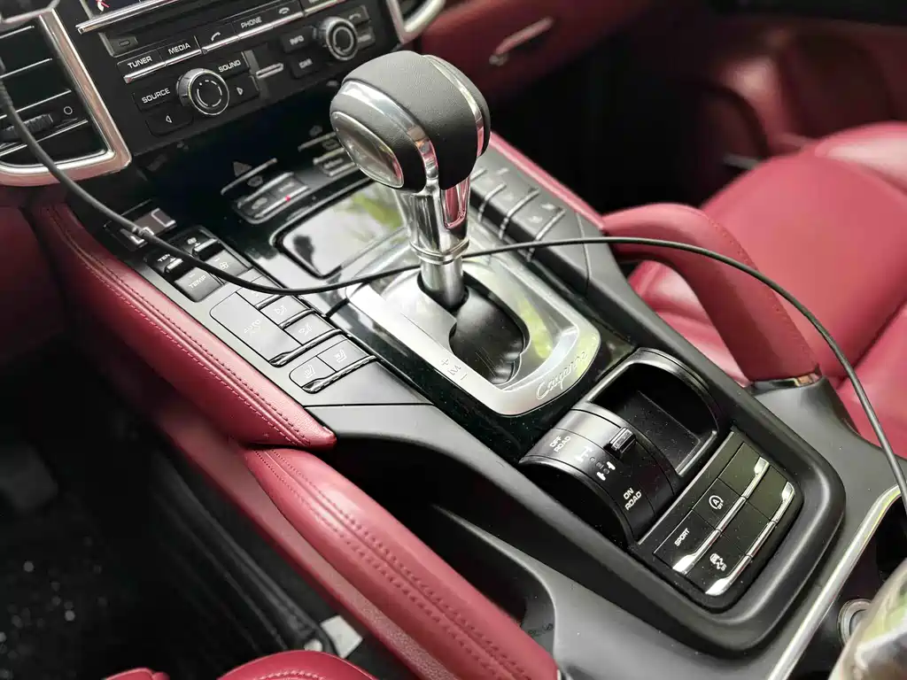 Porsche Cayenne 2015 — фото 13