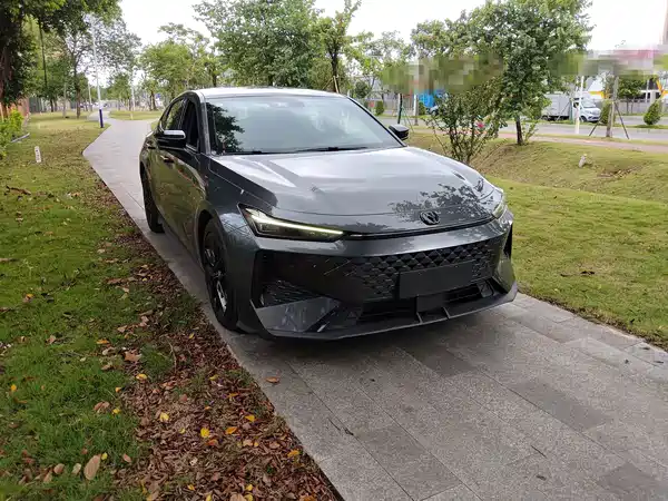 Changan UNI-V 2025