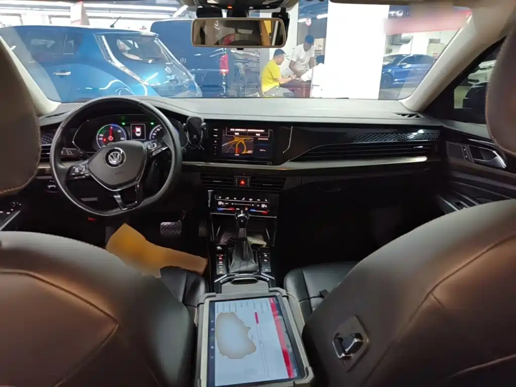 Volkswagen Passat Plug-In Hybrid 2020 — фото 10