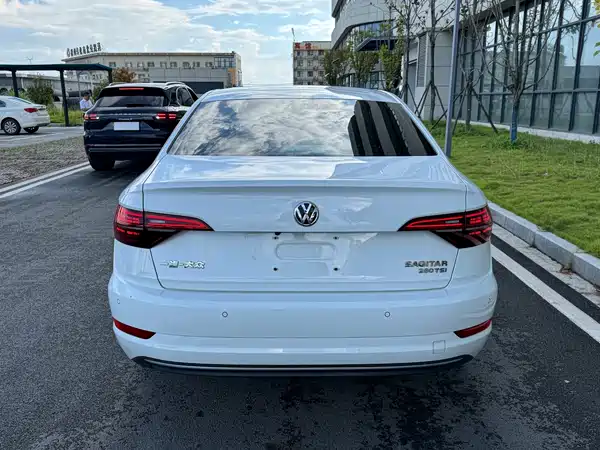 Volkswagen Sagitar 2020