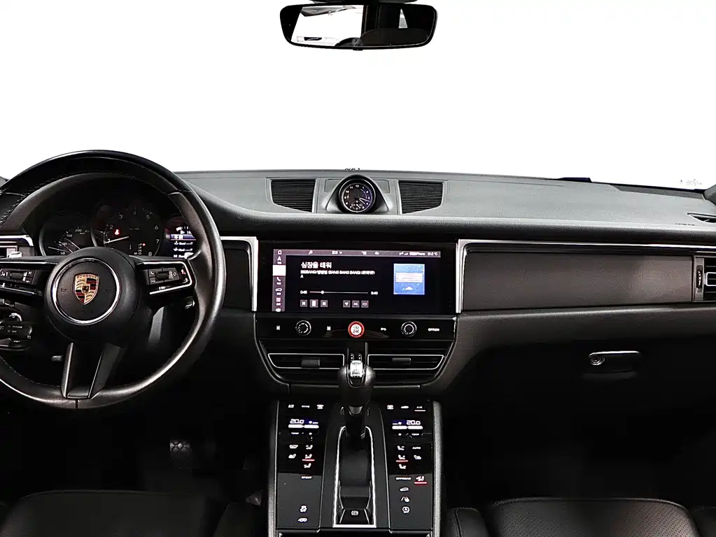 Porsche Macan 2022 — фото 19