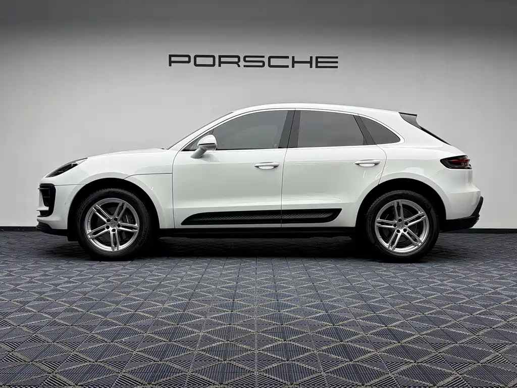 Porsche Macan 2024 — фото 14
