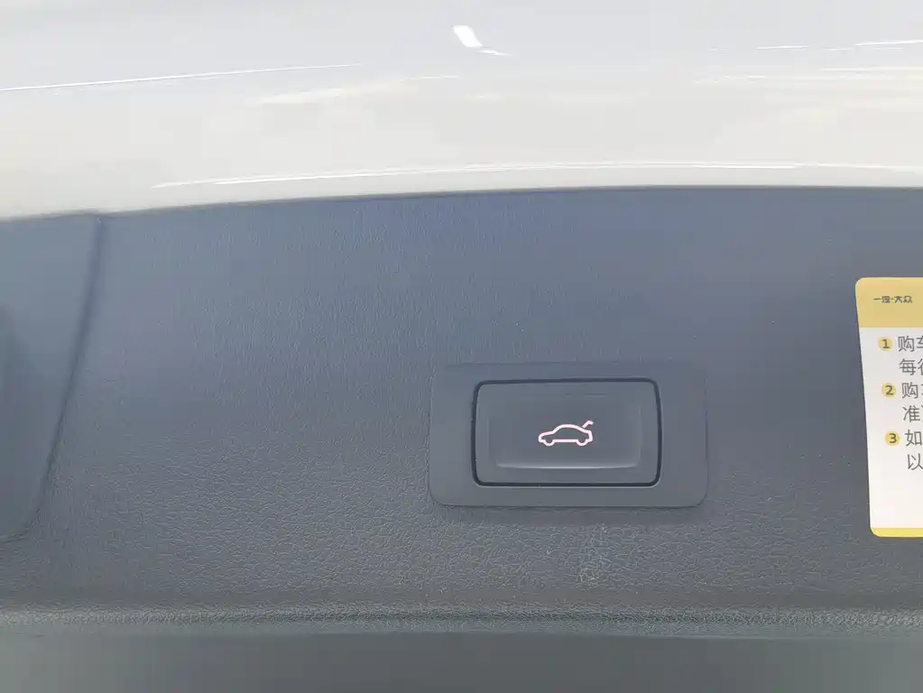 Audi Q3 2017 — фото 16