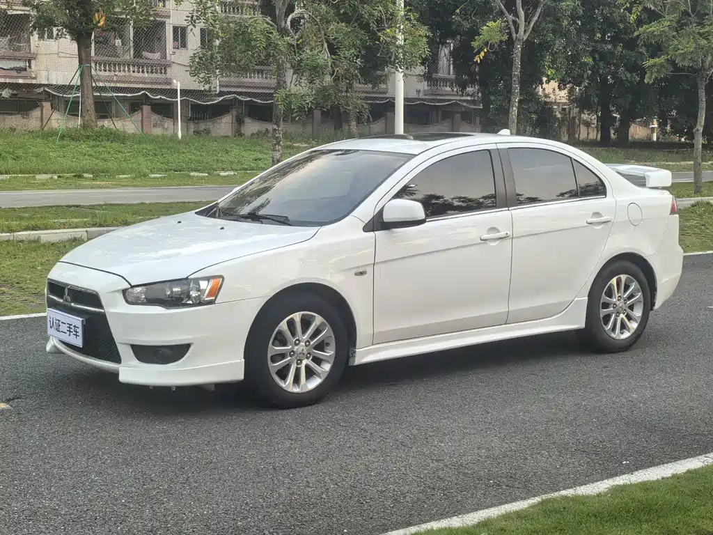 Mitsubishi Lancer EX 2012 — фото 1