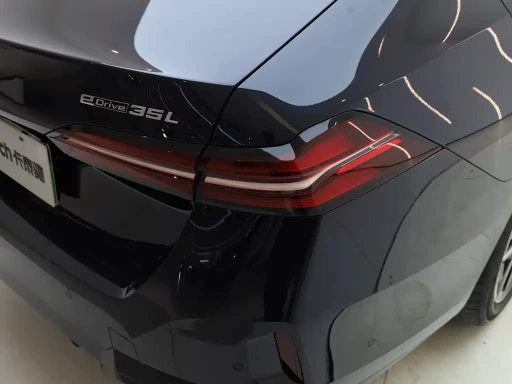 BMW i5 2025 — фото 19