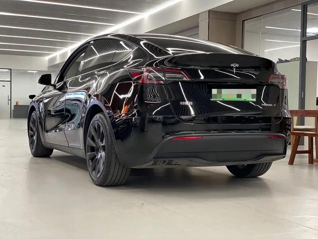 Tesla Model Y 2021 — фото 13
