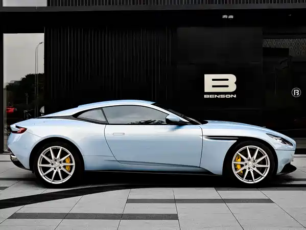 Aston Martin DB11 2019
