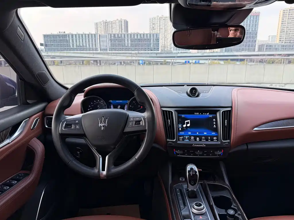 Maserati Levante 2017 — фото 9