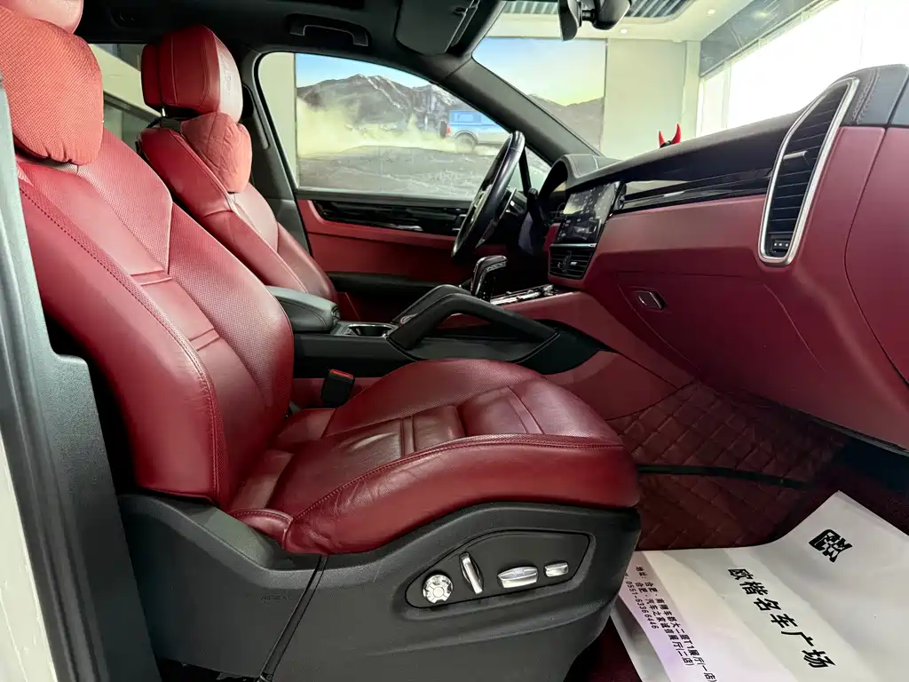 Porsche Cayenne 2018 — фото 13