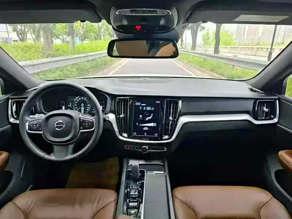 Volvo V60 2021