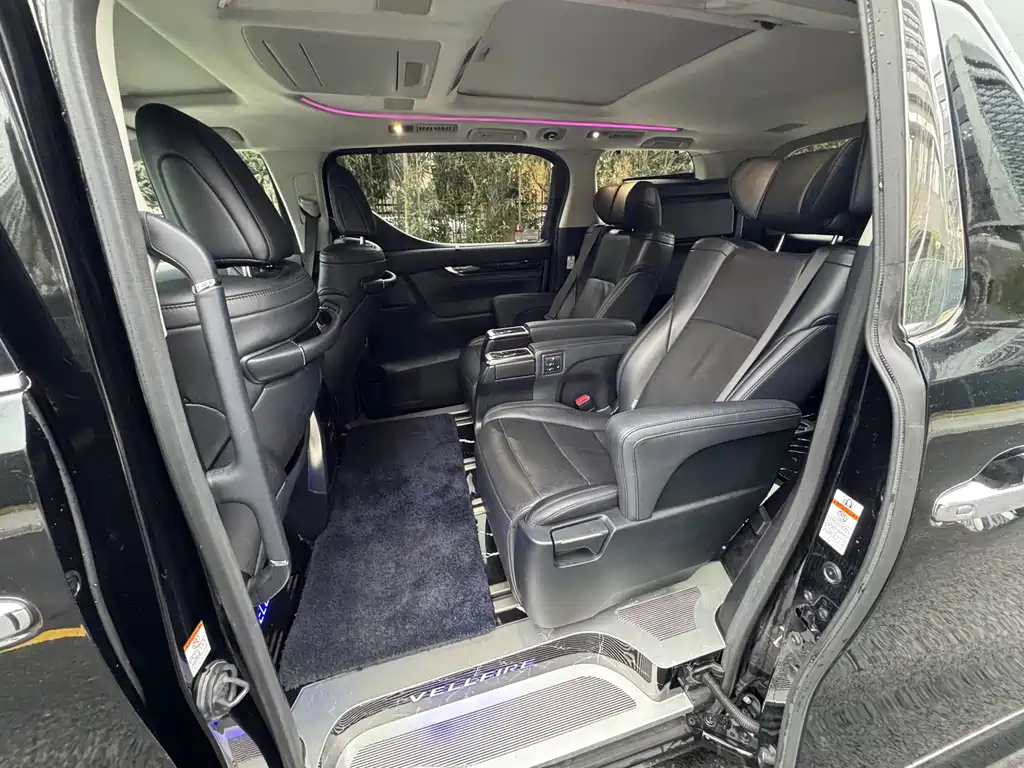 Toyota Vellfire 2021 — фото 8