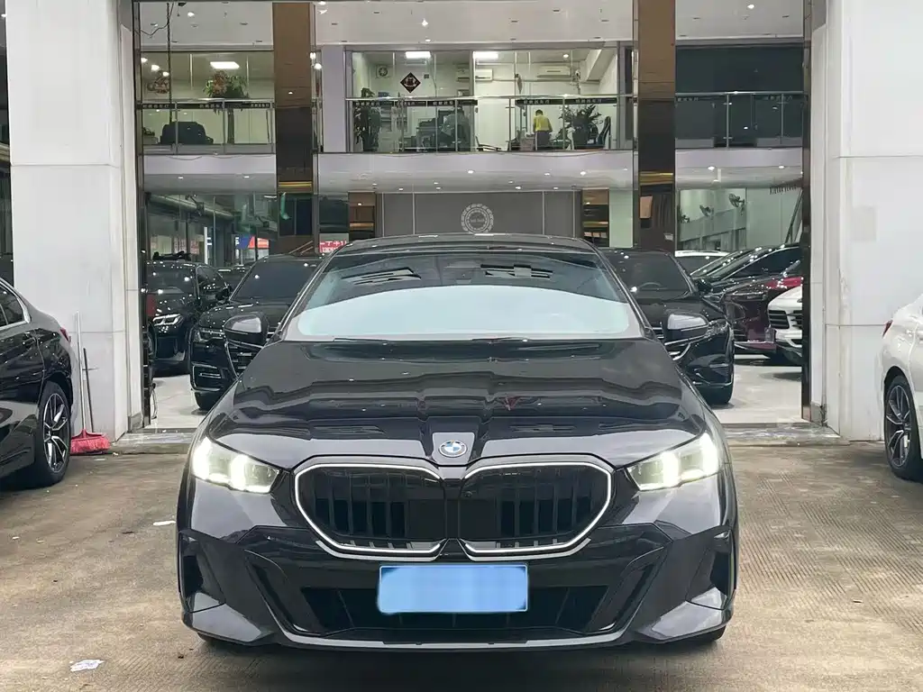 BMW 5 Series 2025
