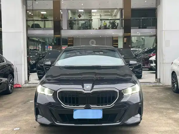 BMW 5 Series 2025
