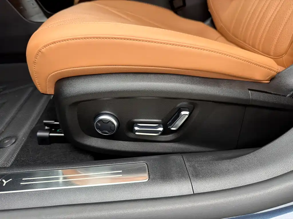 Geely Galaxy Starshine 8 2025 — фото 12