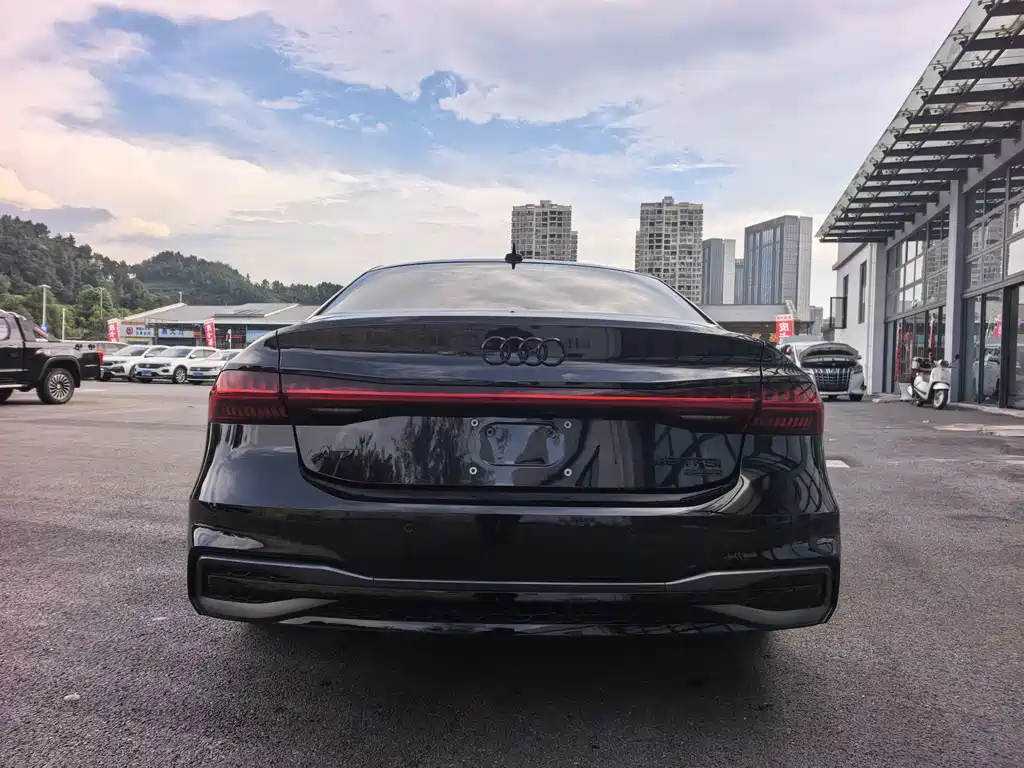 Audi A7L 2025 — фото 5