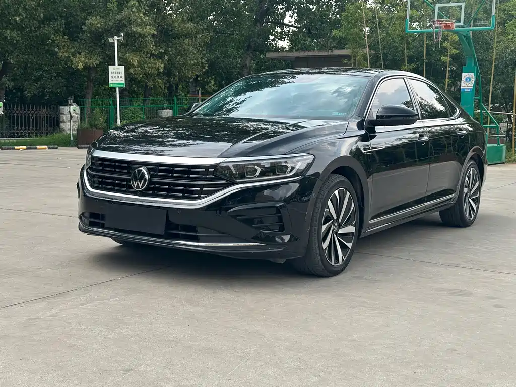 Volkswagen Passat 2023