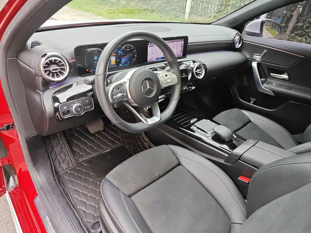 Mercedes-Benz A-Class 2020 — фото 13