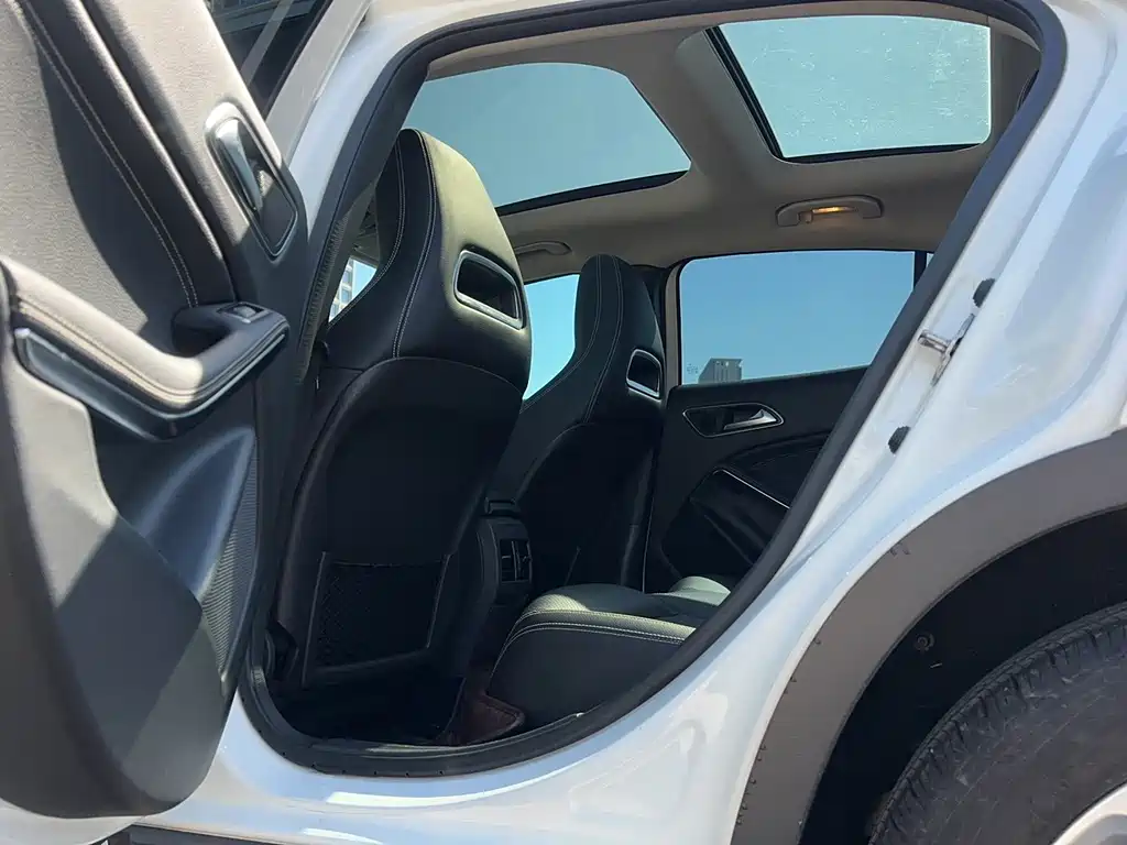 Mercedes-Benz GLA 2018 — фото 19
